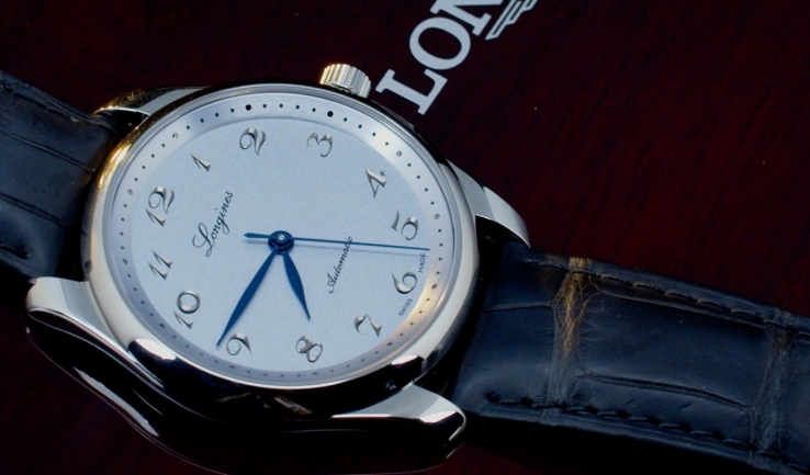 如何給浪琴手表上弦？（浪琴手表上弦的方法）