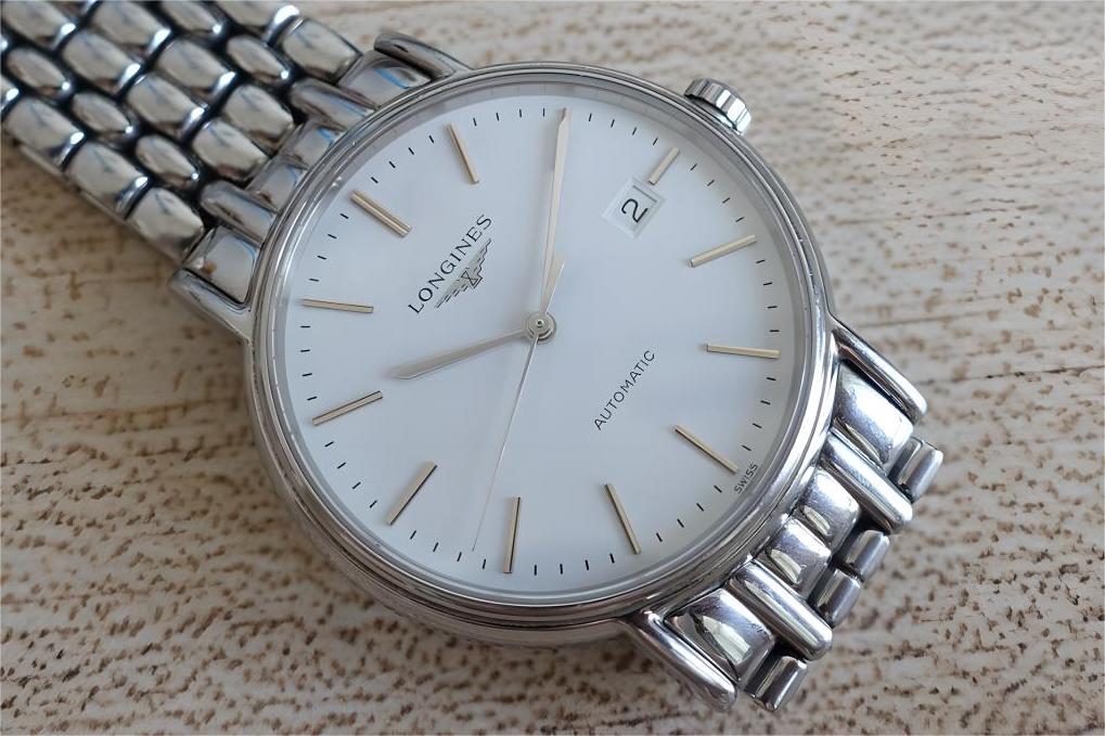 浪琴手表后蓋磨損的“匠心”修復(fù)法