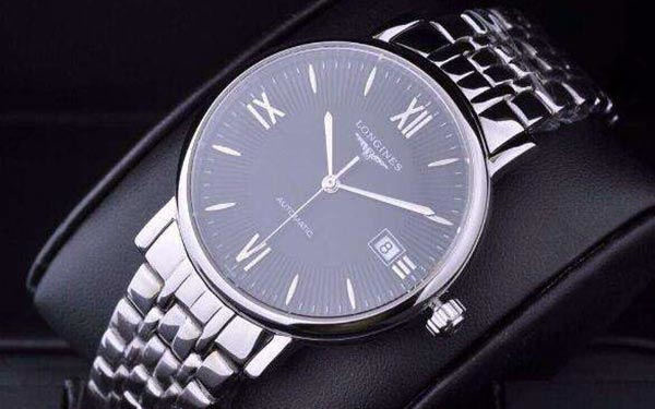 浪琴腕表表殼掉色處理方法(圖) 浪琴腕表表殼掉色處理方法(圖)