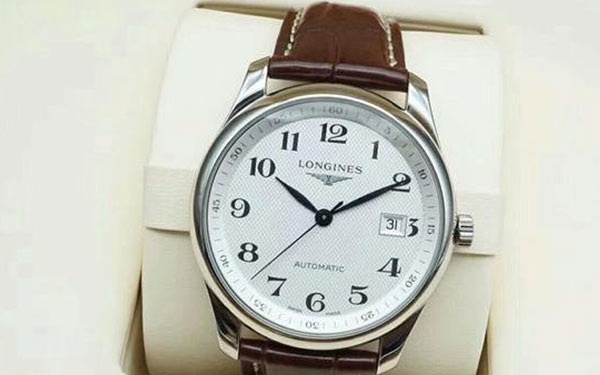 輕松一招：浪琴手表表帶過松的時尚救星（圖）