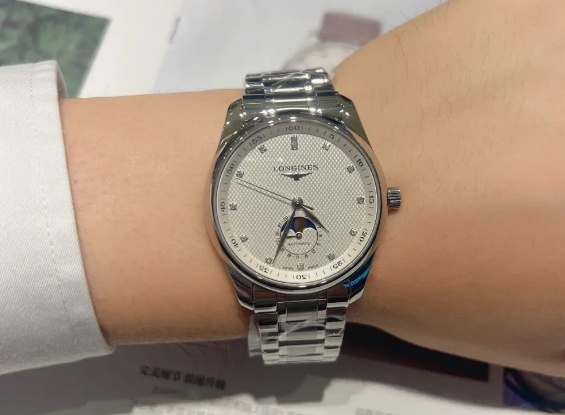 銹跡難掩的浪琴:掌握這些技巧,讓時光逆流(圖) 銹跡難掩的浪琴:掌握這些技巧,讓時光逆流(圖)